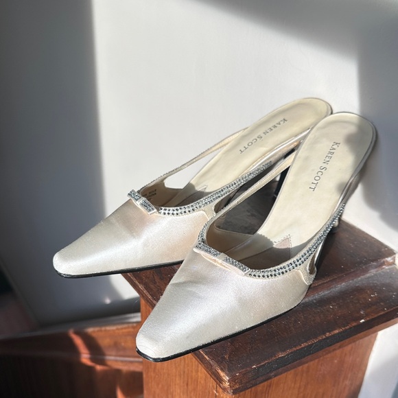 Karen Scott Vintage Heels - Picture 1 of 6